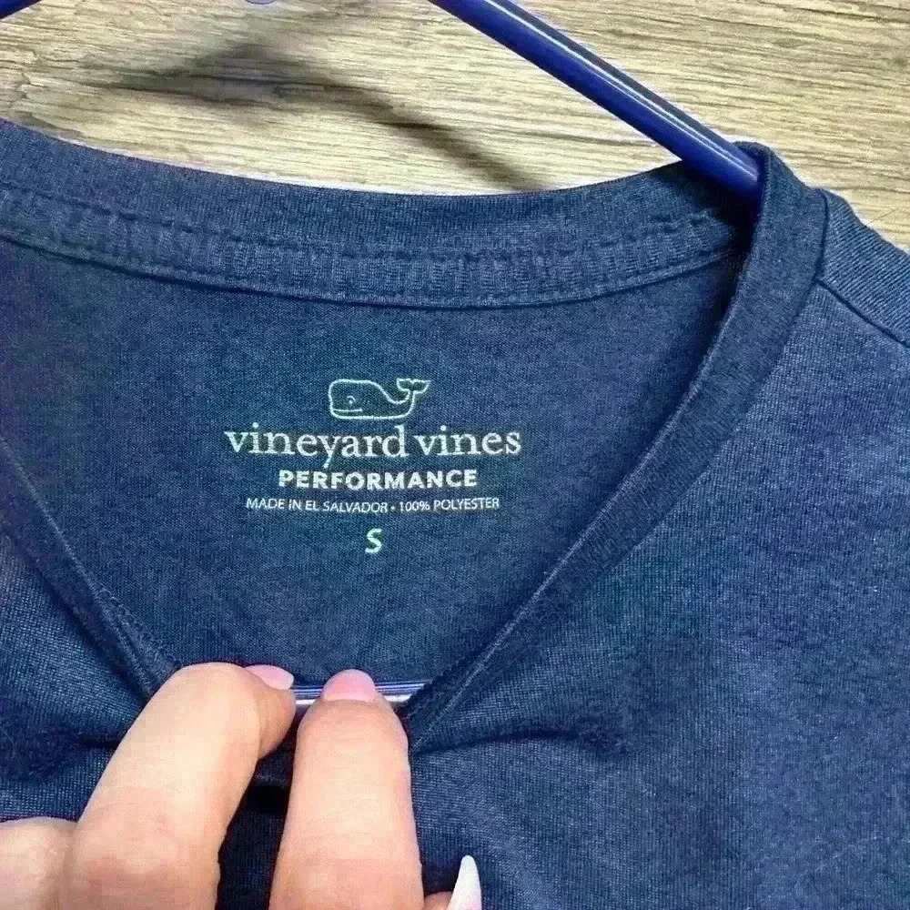 Vineyard Vines Blue TShirt Size Small - Picture 4 of 4